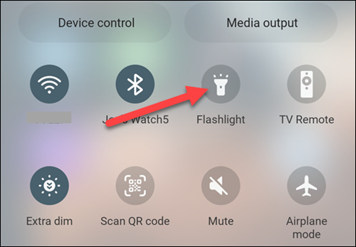 Flashlight option in Samsung Quick Settings