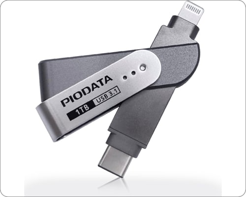 PioData iXflash iPhone flash drive.