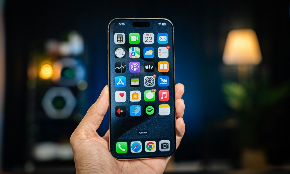iPhone 16 home screen