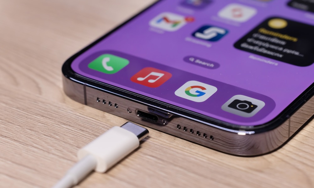 BANGKOK,THAILAND OCTOBER 28:View of Apple Iphone with Usb c Cable Charger. EU Forced Apple Iphone to Use Usb c Instead of Lighting Cable in 2024 on October 28,2022