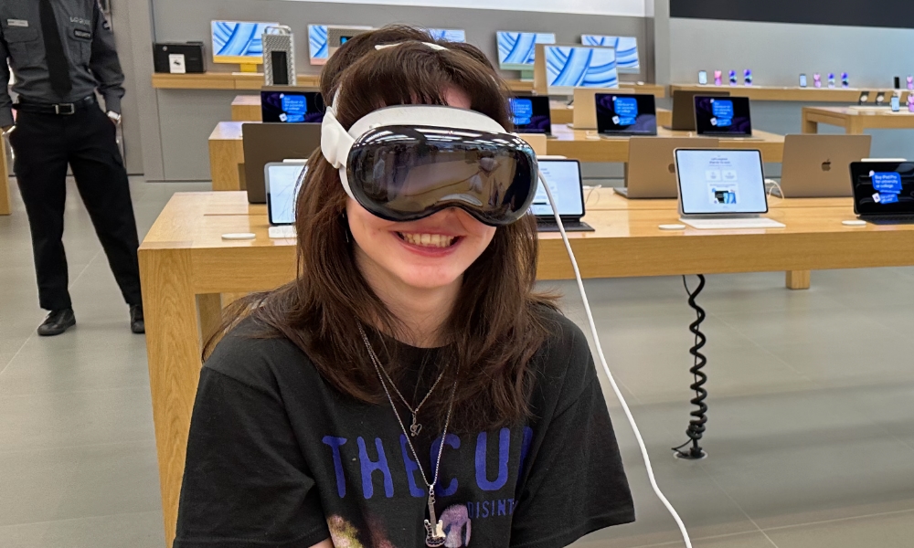 Apple Vision Pro Victoria demo Toronto Yorkdale