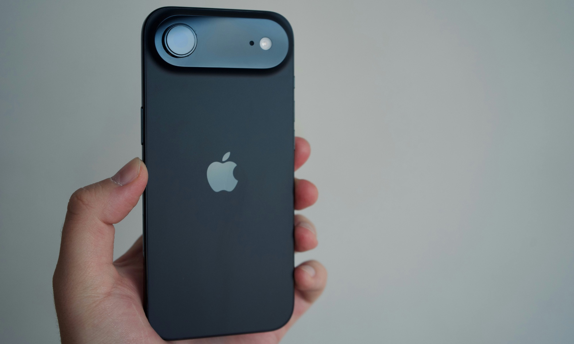 iPhone 17 Air in hand 2